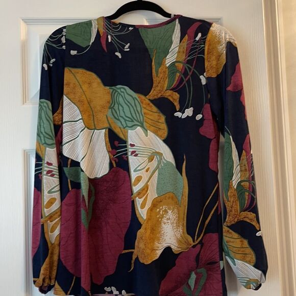 Brand new with tags Daytrip top - Picture 4 of 7